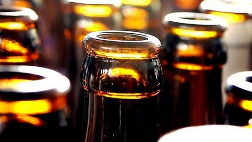 కల్తీ మద్యం తాగి 12 మంది మృతి