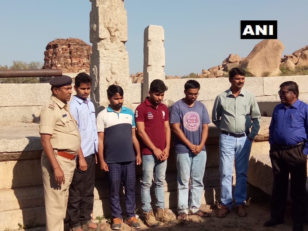 పడగొట్టిన వాళ్లతోనే నిలబెట్టించారు : హంపీలో నలుగురికి శిక్ష