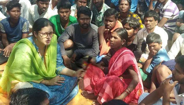 కర్నూలులో పవన్, రేణూ..