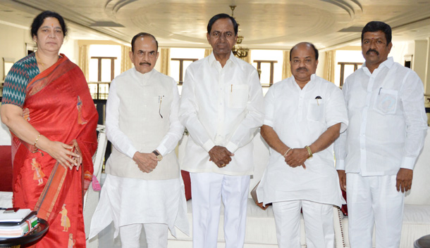 నేడు నామినేషన్లు వేయనున్న TRS ఎమ్మెల్సీ అభ్యర్ధులు