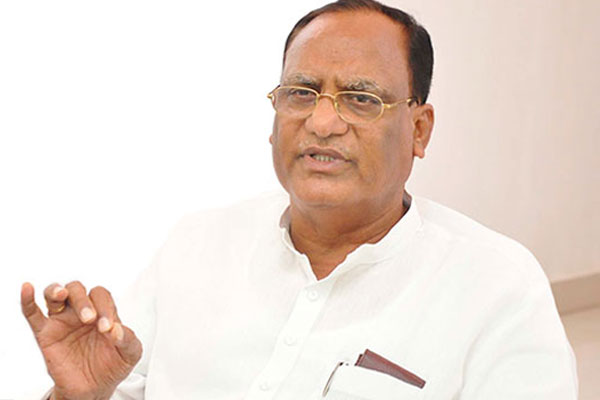 మోడీ, కేసీఆర్, జగన్.. చంద్రబాబును కలలో భయపెడుతున్నారు