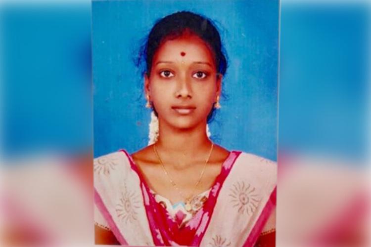 ప్రేమోన్మాదం: టీచర్ గొంతు కోసి చంపిన యువకుడు