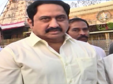 లంచాలతో ఓట్లను కొంటున్నారు: హీరో సుమన్