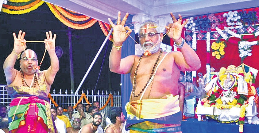 వైభవంగా లక్ష్మీనృసింహుడి కల్యాణం