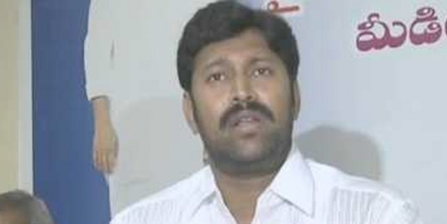కుట్రచేసి మా పెదనాన్నను చంపేశారు : ఎంపీ వైఎస్ అవినాశ్ రెడ్డి
