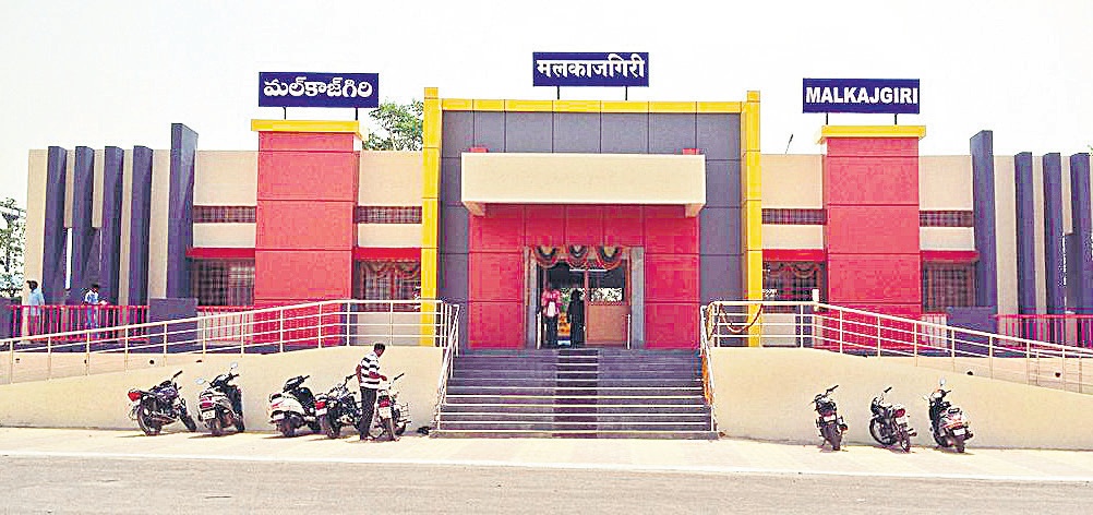 అభ్యర్ధి కంటే ఇక్కడ పార్టీకే ప్రాధాన్యం