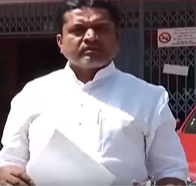 TRS Ex MLA Putta Madhu Complaints To IT Officials Against Congress MLA Sridhar Babu
