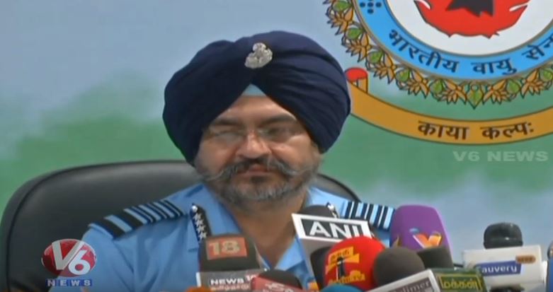 Air Force Chief BS Dhanoa Speaks About Pilot Abhinandan Fitness | V6 News