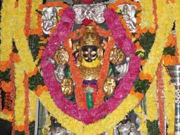 సూర్యకిరణాలు స్వామివారి పాదాలను తాకలేదు