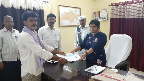సీఎం కేసీఆర్ ఆదేశం : పరిష్కారమైన రైతు శరత్ భూమిపట్టా సమస్య