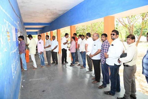 ఎమ్మెల్సీ ఎన్నికల ఫలితాలపై నేతల కామెంట్స్