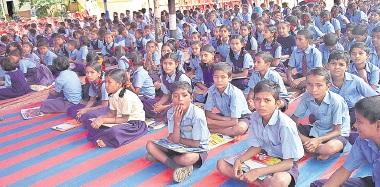 సర్కారు బడి.. రాయరాదు.. సదవరాదు!