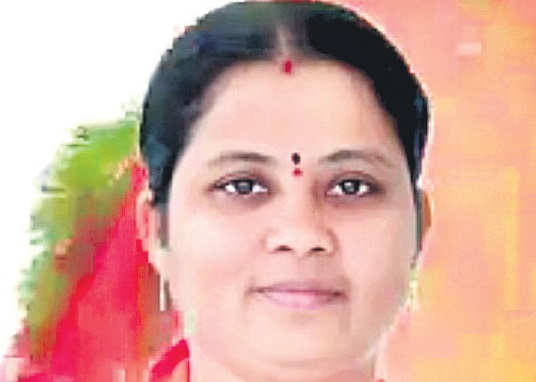టీఆర్​ఎస్ లోకి హరిప్రియా నాయక్
