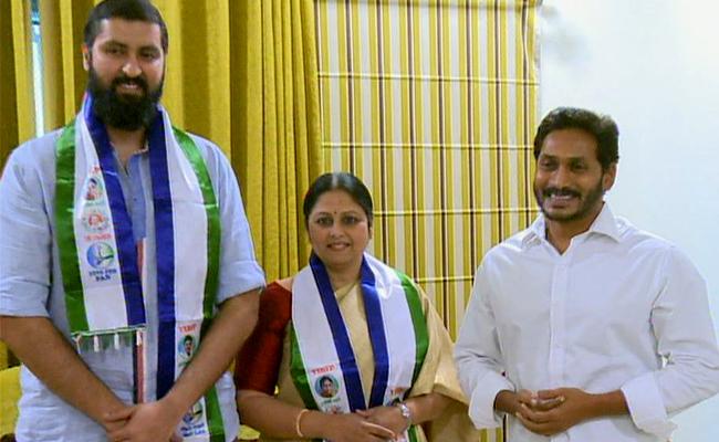 YCP లో చేరిన జయసుధ