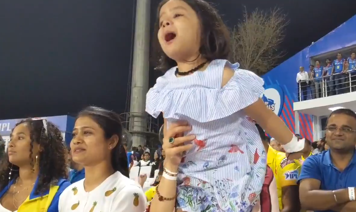 కమాన్ పప్పా అంటూ ఎంకరైజ్ : రచ్చ చేసిన ధోనీ కూతురు