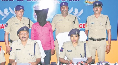 సీరియల్‌ కిల్లర్‌ అరెస్టు