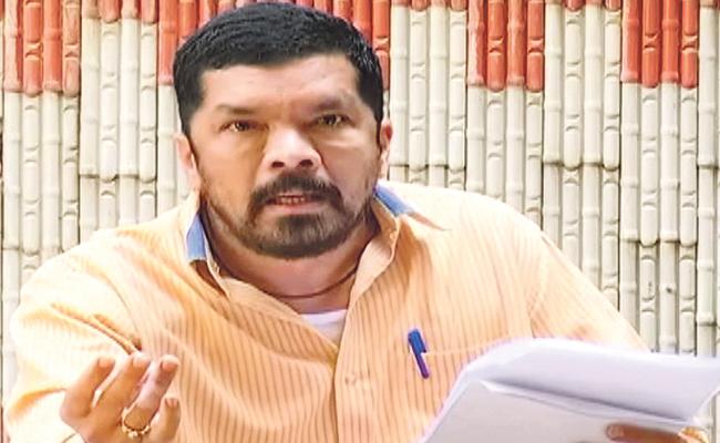 వెన్నుపోటు పేటెంట్ హక్కులు చంద్రబాబుకే: పోసాని