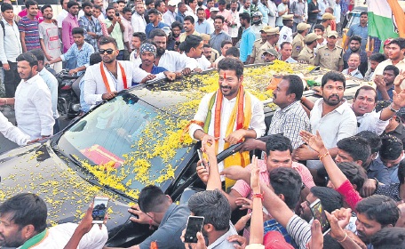 సచివాలయానికి కేసీఆర్ ను గుంజుకు రావాలె