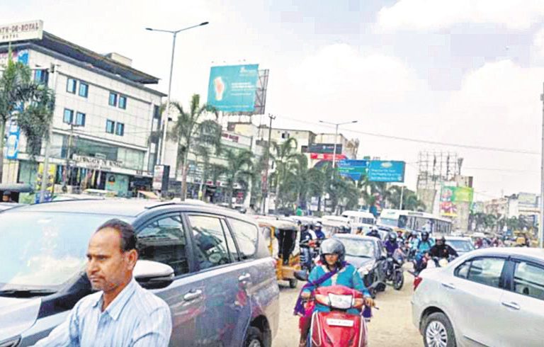 మెట్రో నిర్మాణంతో మరిన్ని ట్రాఫిక్ కష్టాలు