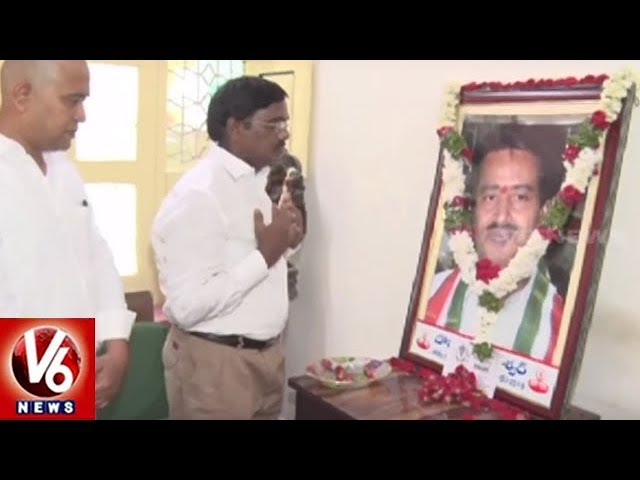 Ex MP G Vivek Venkataswamy Pays Homage To Congress Ex MLA Bomma Venkanna | Karimnagar