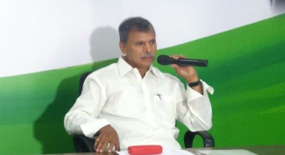 ఎన్నికల కమీషన్ తీరు బాధాకరం: తులసీరెడ్డి