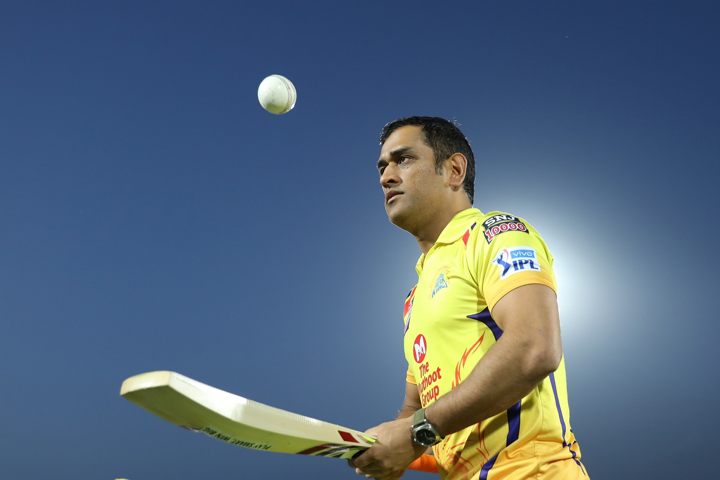 ధోనీకి రెస్ట్ ఇస్తే..CSK ఢమాలే..!: హస్సీ