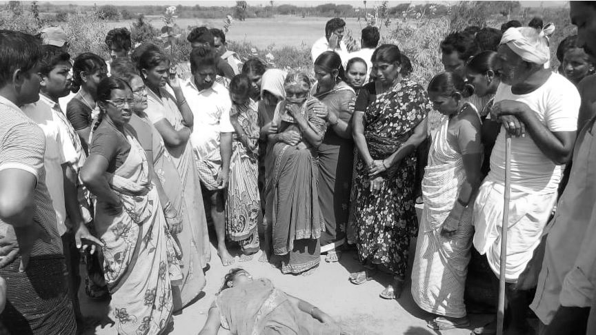 కాలువలో పడి తల్లీ – కొడుకు మృతి