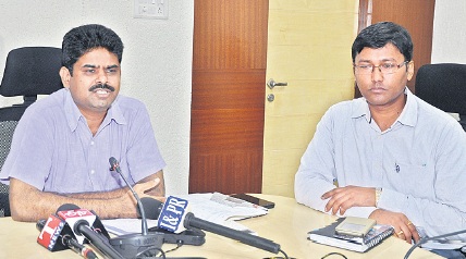 రంగారెడ్డి జిల్లాలో 400 పోలింగ్ కేంద్రాలు సమస్యాత్మకం