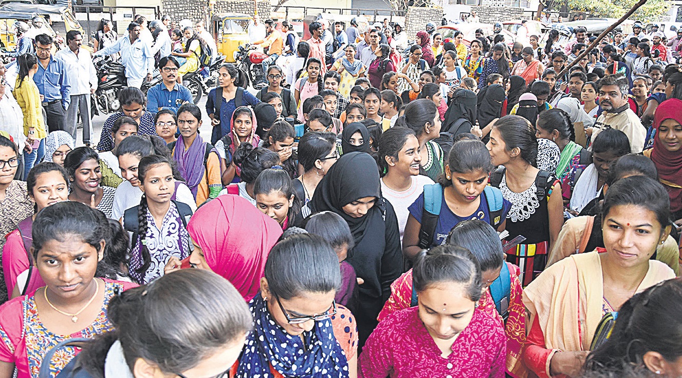 ‘పది’తో సెంట్రల్ కొలువు