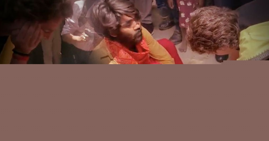 పాములతో ఆటలాడిన  ప్రియాంక గాంధీ