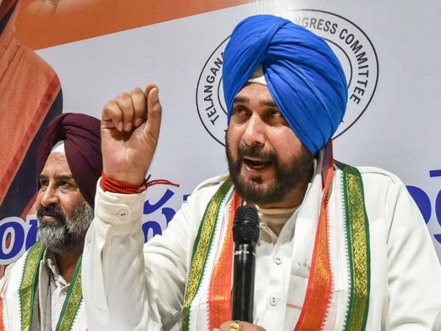 మోడీపై కామెంట్స్..సిద్ధూకు ఈసీ నోటీసులు