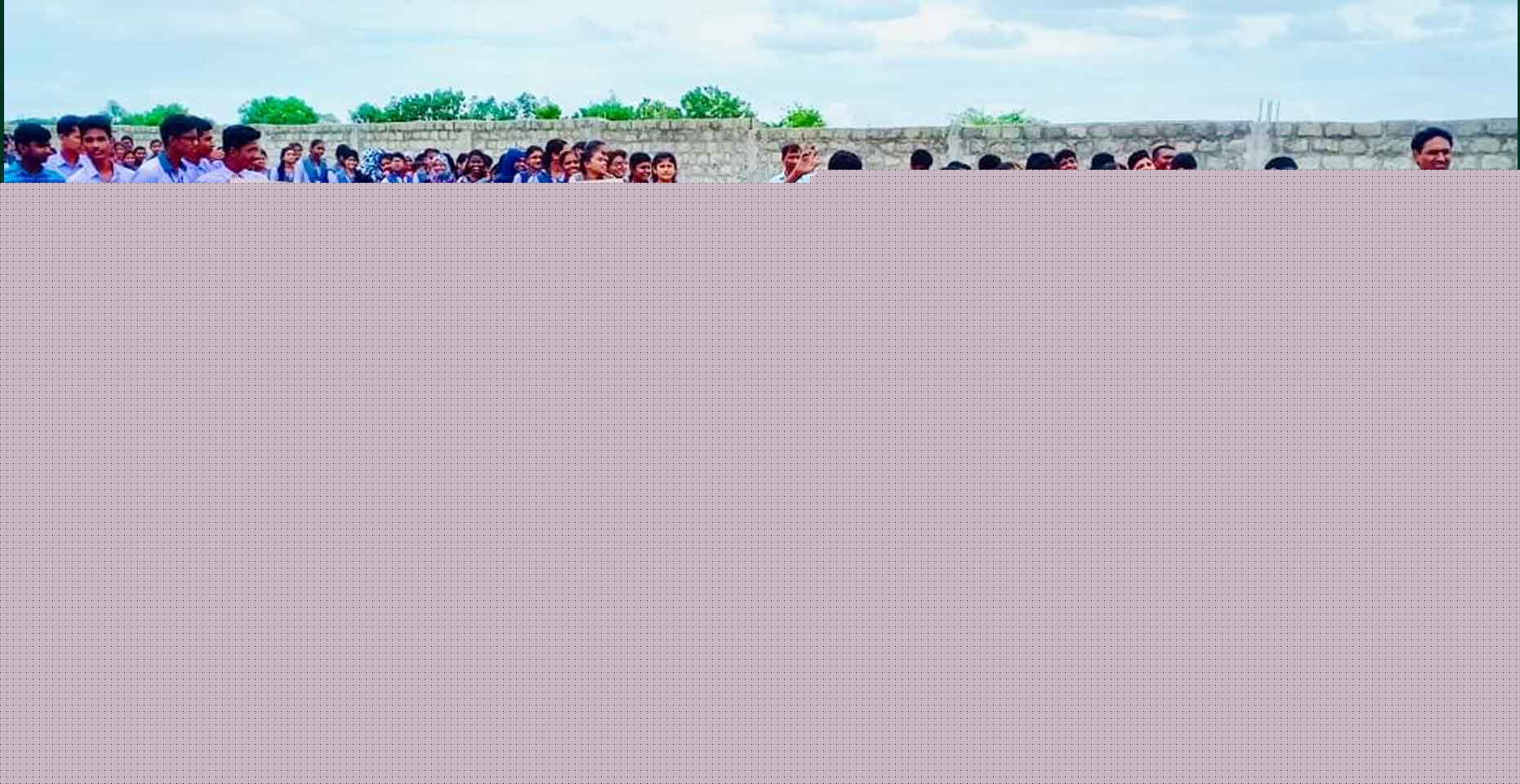 విద్యార్థుల నిరసన : బాటగిట్లుంటే బడికెట్ల పోవాలె సారూ..!