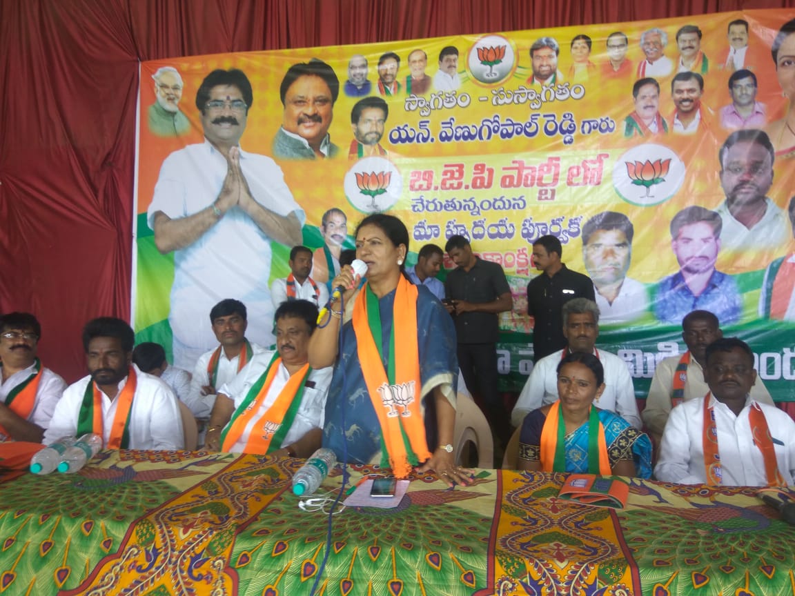 సర్పంచ్, ఉప సర్పంచ్ లకు కేసీఆర్ సర్కార్ కొట్లాట పెట్టింది