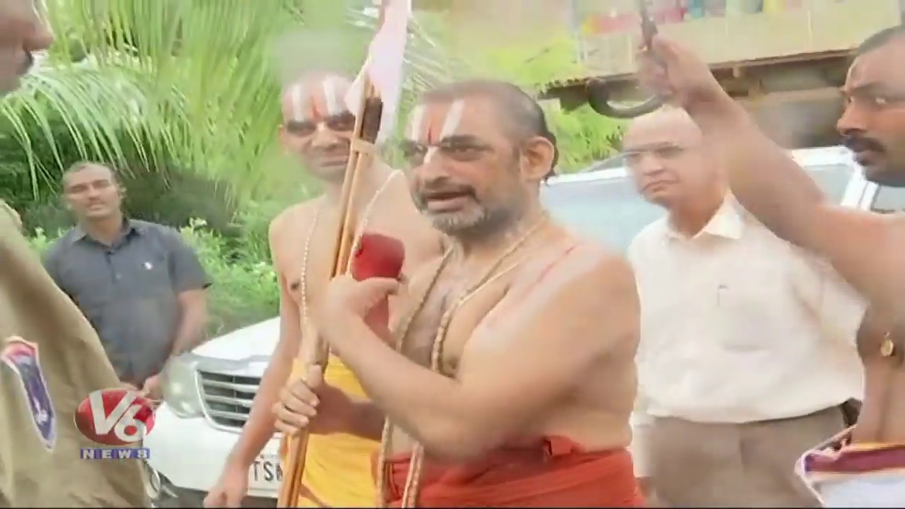 Karnataka CM Yeddyurappa Visit Chinna Jeeyar Swamy Ashram For Yagam In Mulchintal |