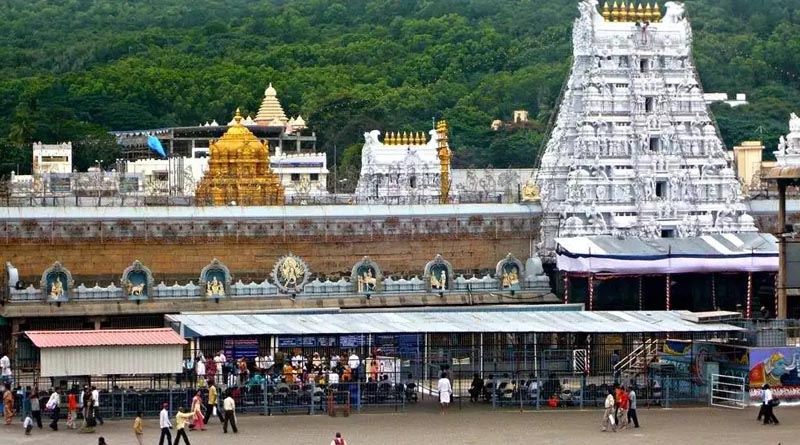 టీటీడీలో కిరీటం, ఉంగరాలు మాయం