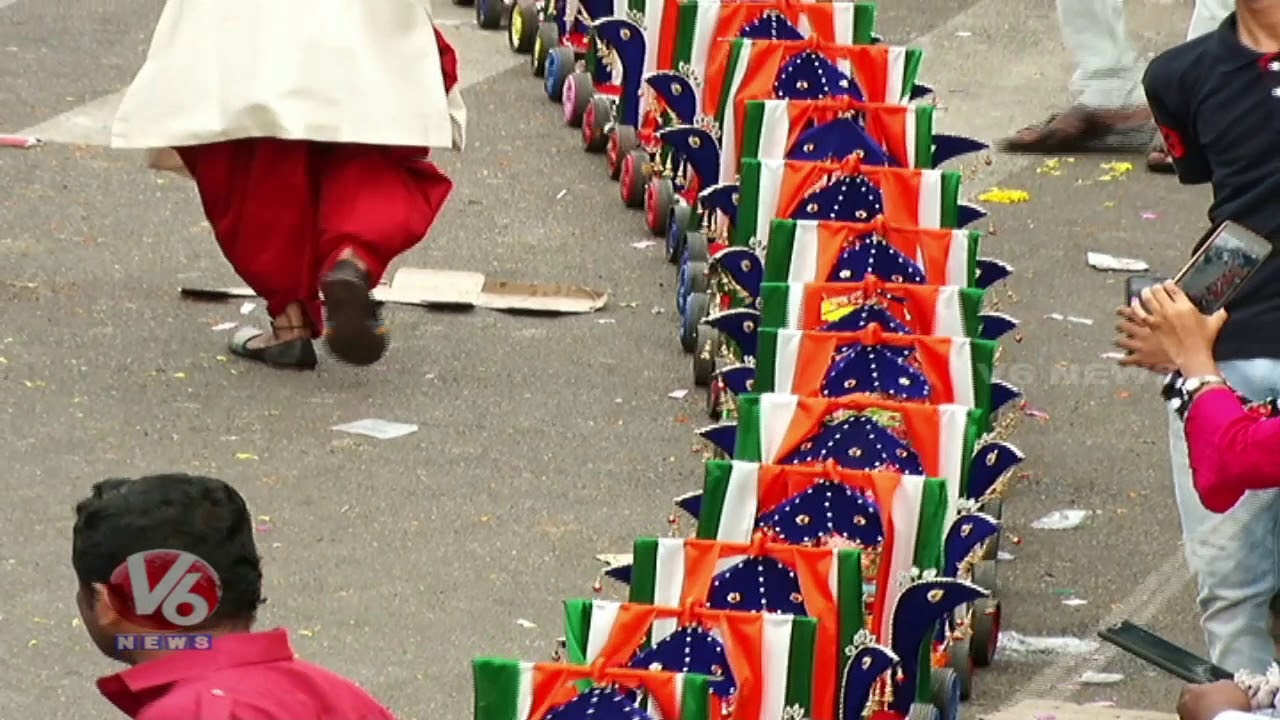 108 Ganesh Idols On Wheels In Hyderabad