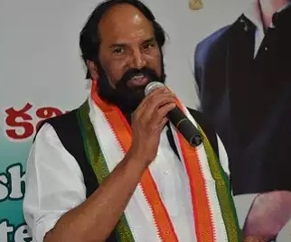 సాగునీటి ప్రాజెక్టులకు కాంగ్రెస్ పార్టీ వ్యతిరేకం కాదు: ఉత్తమ్
