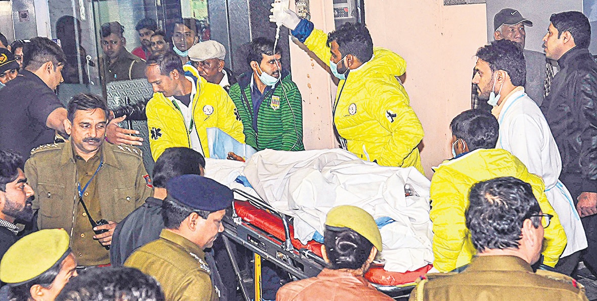 మృత్యువుతో పోరాడుతున్న రేప్ బాధితురాలు