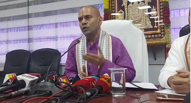 కరోనా ఎఫెక్ట్: తిరుమల శ్రీవారి సర్వ దర్శనం రద్దు.. ఓన్లీ టైమ్ స్లాట్