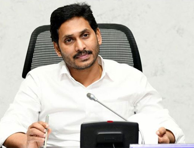 కాలేజీల్లో ఇంగ్లీష్‌ మీడియంలోనే పాఠాలు