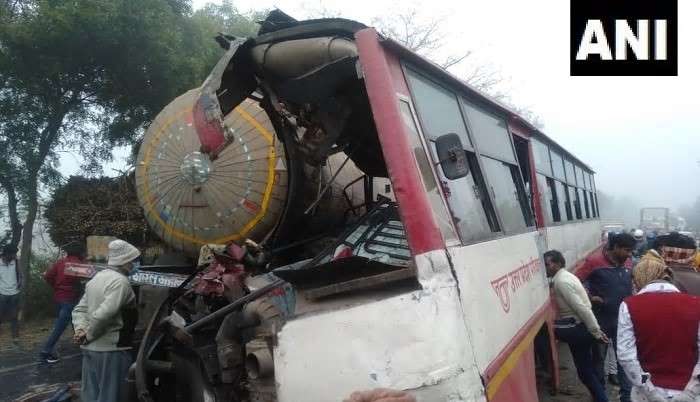 ఉత్తర ప్రదేశ్ లో ఘోర రోడ్డు ప్రమాదం: 8మంది మృతి