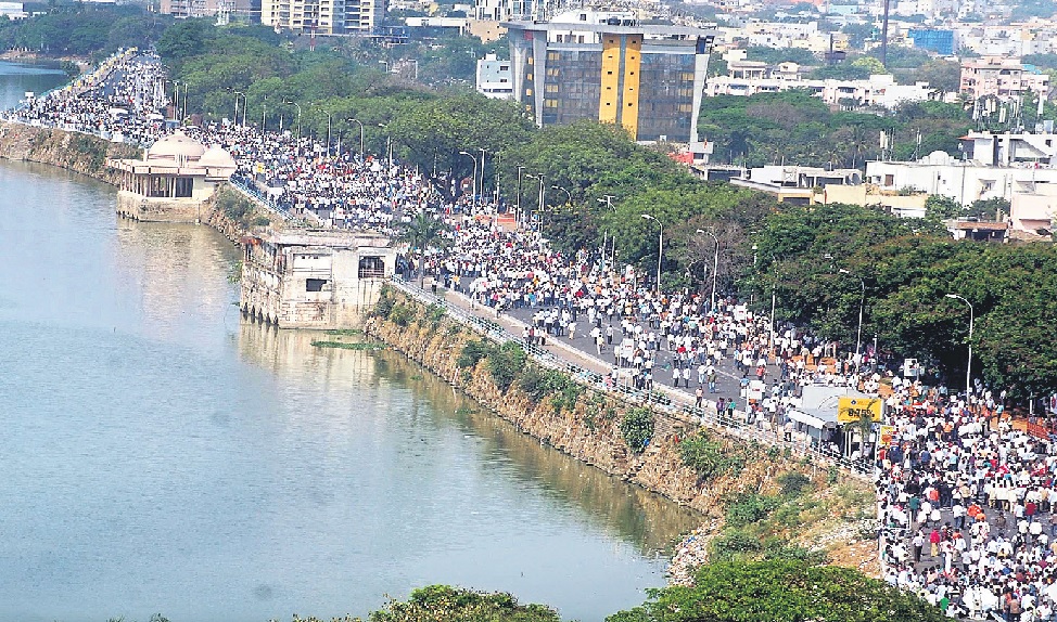 కేసీఆర్ కు నచ్చని మిలియన్ మార్చ్ 