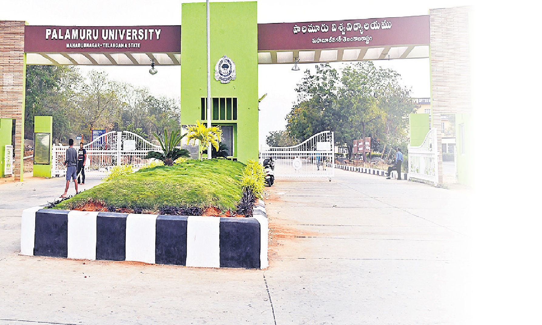 ప్రొఫెసర్ పోస్టులన్నీ ఖాళీనే