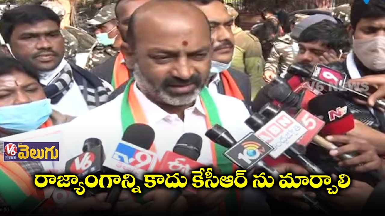 టీఆర్ఎస్ నేతలు కండకావరంతో వ్యవహరిస్తున్నారు