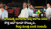 హిందుత్వ నినాదాలు ఉన్న ఆటోను నడిపి కొత్త ఆటో కూడా కొనిచ్చిన కేంద్ర మంత్రి బండి సంజయ్
